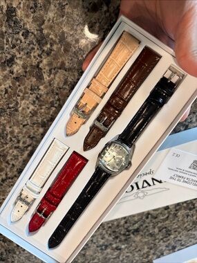 Invicta Lupah Watch with 5
Interchangeable Leather Straps NWT
